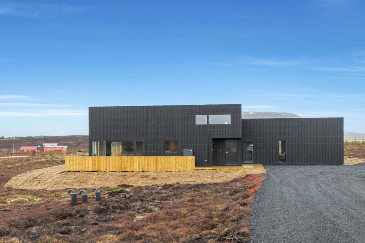 Luxury Log Home With A Hot Tub Selfoss Exterior foto