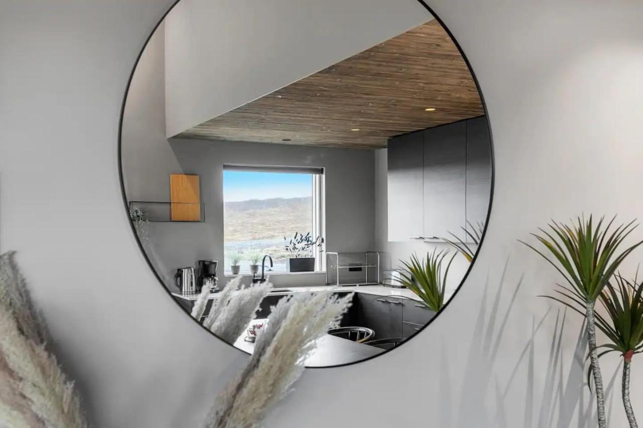 Luxury Log Home With A Hot Tub Selfoss Exterior foto