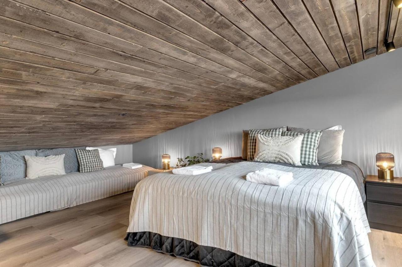 Luxury Log Home With A Hot Tub Selfoss Exterior foto